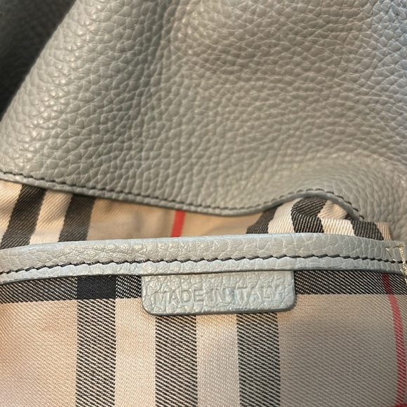 Burberry Baynard Medium Tote in Pale Blue Leather - Picture 6 of 7